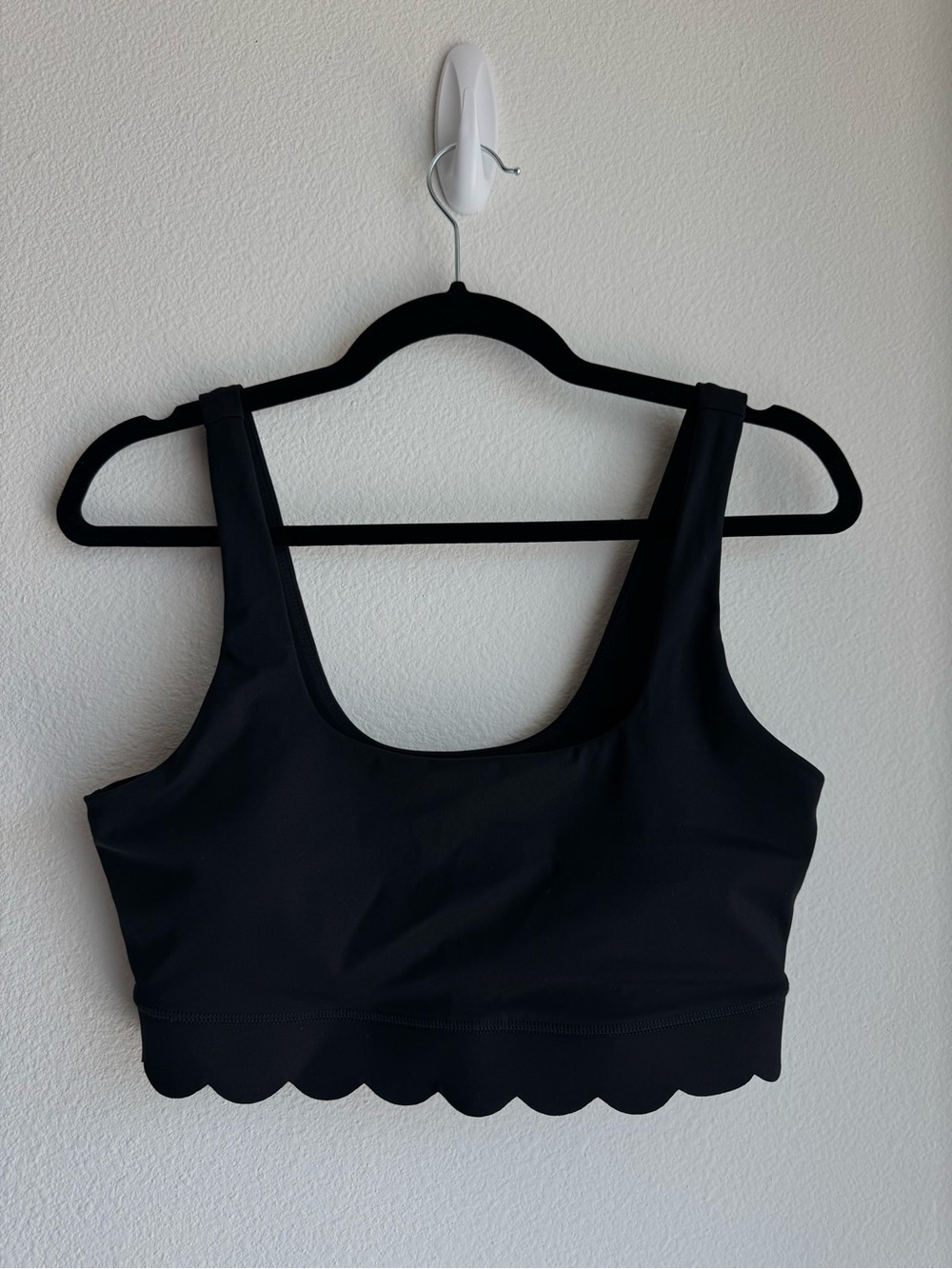 JoyLab Black Scallop Edge Crop Sports Bra - Picture 3 of 5